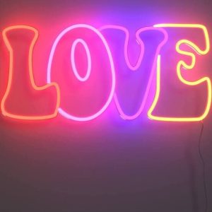 تابلو نئون love